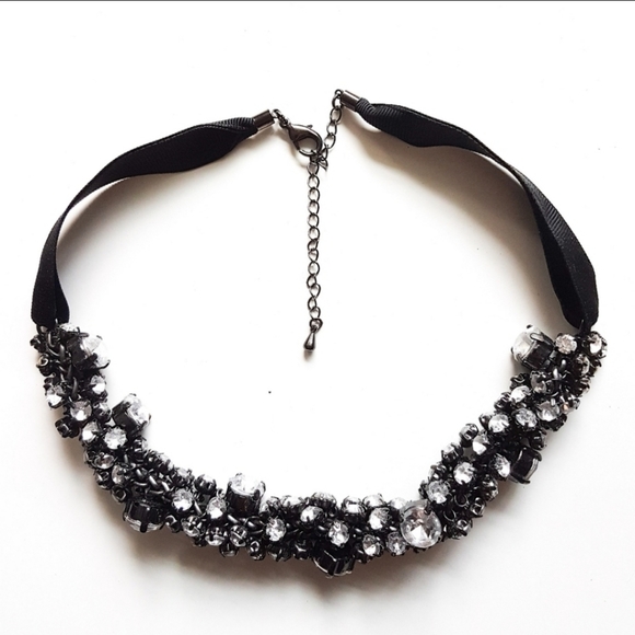 Rhinestone and ribbon necklace - Picture 1 of 4